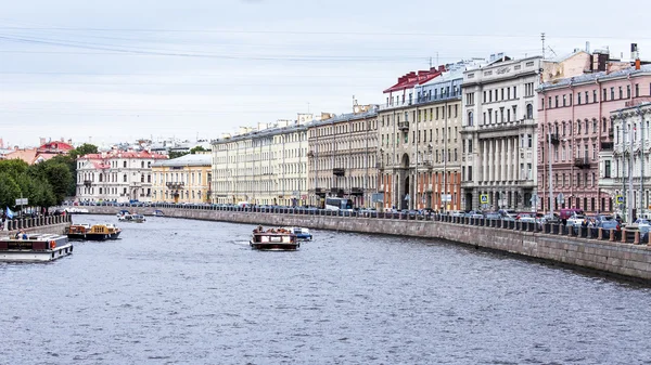 ST. PETERSBURG, RUSIA, 21 de agosto de 2016. Vista urbana. Complejo arquitectónico de Fontanka River Embankment — Foto de Stock