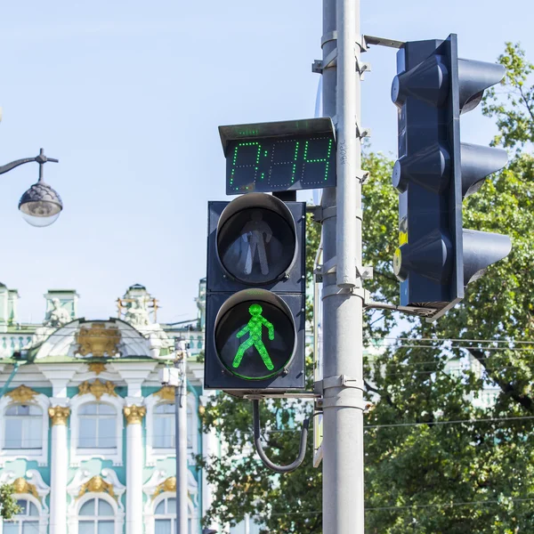 ST. PETERSBURG, RUSSIE, le 21 août 2016. Éléments de la navigation urbaine dans la rue de la ville — Photo