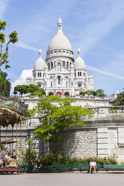 Paris, Frankrike, den 8 juli 2016. En basilika Sakre-Kyor på kullen Montmartre, en av stadens symboler — Stockfoto