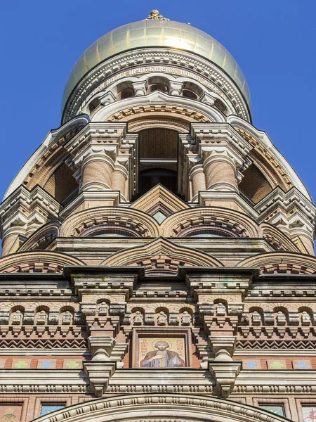 ST. PETERSBURG, RÚSSIA, em agosto 21, 2016. Detalhes arquitetônicos da Igreja do Salvador no Sangue, um dos símbolos da cidade — Fotografia de Stock