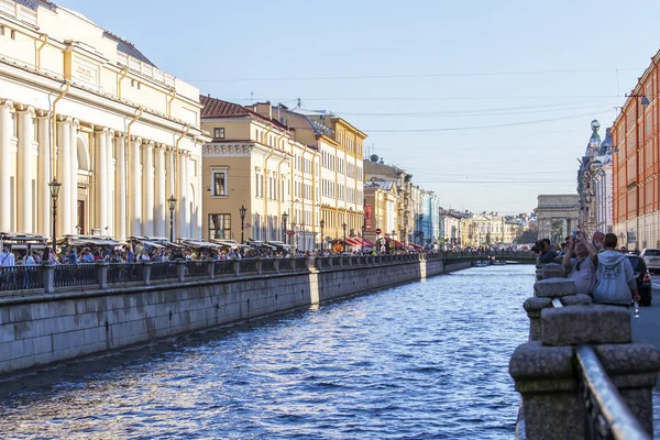 ST. PETERSBURG, RUSIA, 21 de agosto de 2016. Complejo arquitectónico de Griboyedov Canal Embankment . — Foto de Stock
