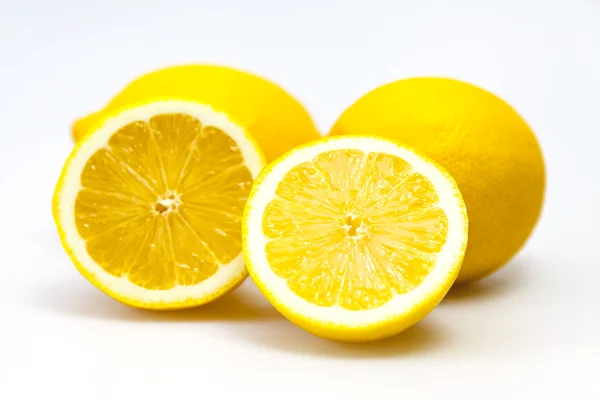 Lemons lie on a table — Stock Photo, Image