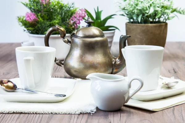 Coffee of espresso and vintage metal coffee pot — Stock Photo, Image