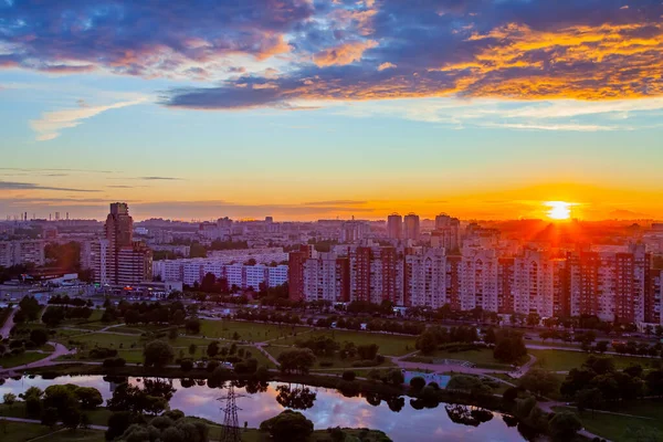 Sankt Petersburg Ryssland Juni 2020 Flervåningshus Moderna Bostadshus Vid Tiden — Stockfoto