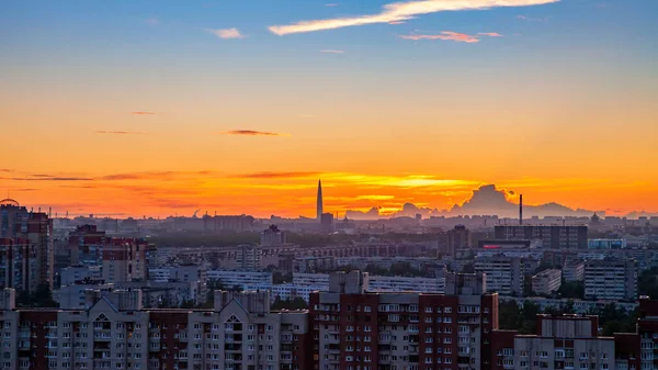 Petrohrad Rusko Června2020 Vícepodlažní Moderní Obytné Budovy Době Bílých Nocí — Stock fotografie