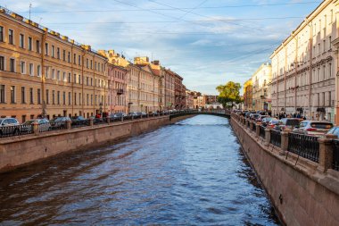 St. Petersburg, Rusya, 13 Haziran 2020. Griboyedov Kanalı 'nın manzarası ve manzaralı setleri. 