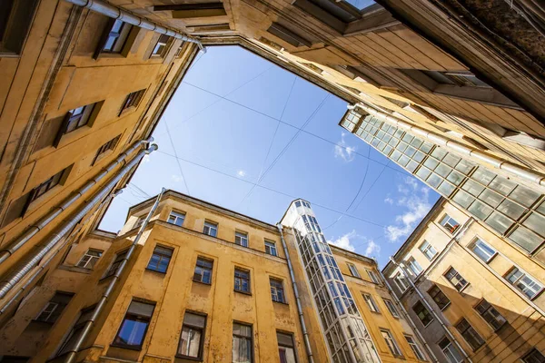 Petersburg Russia June 2020 Typical City Courtyard Well Rubinstein Street — Stock Photo, Image