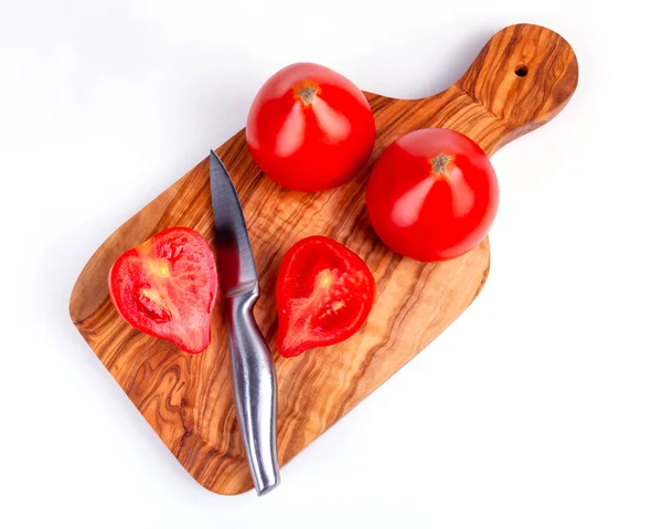 Fresh Ripe Tomatoes Wooden Cutting Board Table — Stock Photo, Image