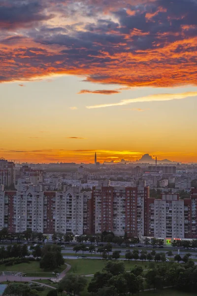 Petrohrad Rusko Června2020 Vícepodlažní Moderní Obytné Budovy Době Bílých Nocí — Stock fotografie