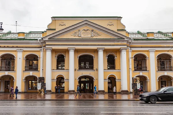 Petersburg Rusya Haziran 2020 Şehrin Tarihi Bölgesindeki Cadde Manzarası — Stok fotoğraf