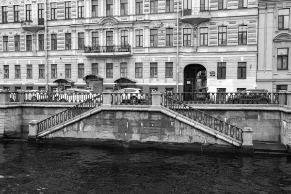 2020年10月13日 俄罗斯圣彼得堡 格里博伊多夫运河及其风景如画的堤岸景观 — 图库照片