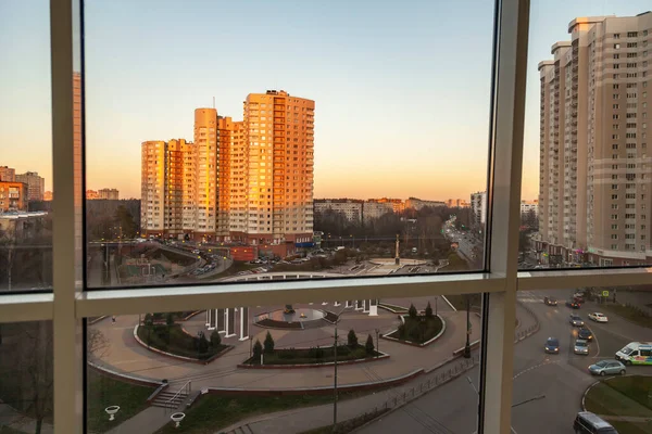 Pushkino Russie Novembre 2020 Une Vue Urbaine Une Grande Fenêtre — Photo