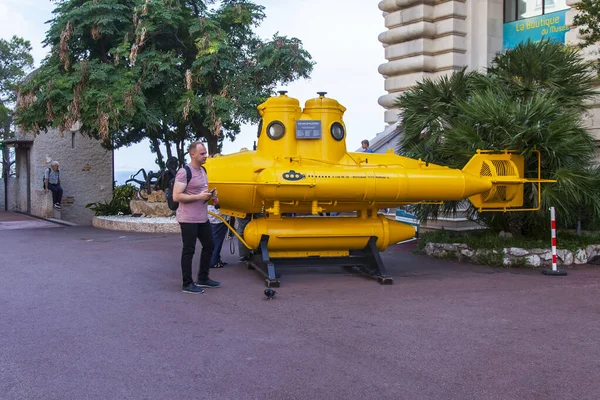 Монте Карло Монако Октября 2019 Года Желтая Подводная Лодка Сквере — стоковое фото