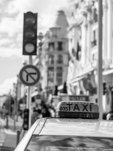 Nice Frankrike Oktober 2019 Stadsutsikt Taxibil Bakgrunden Promenade Des Anglais — Stockfoto