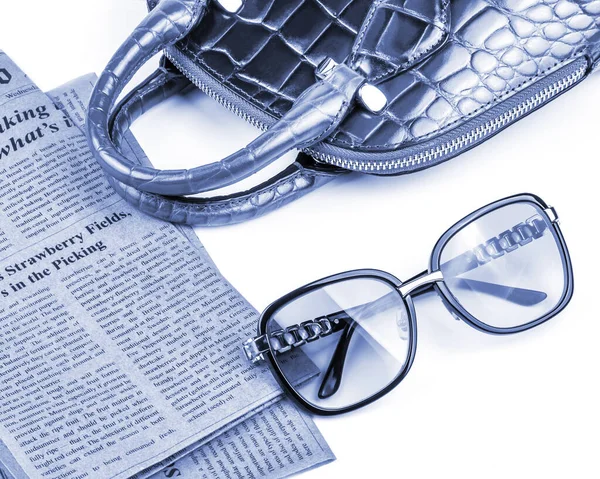 Sunglasses Vintage Newspaper Handbag Table — Stock Photo, Image