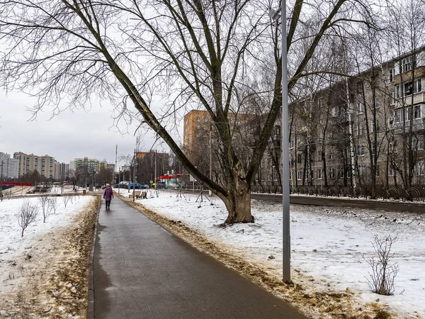 Pushkino Rusland December 2020 Winterstadsgezicht Woningbouw Aan Rivierkust Van Serebryanka — Stockfoto
