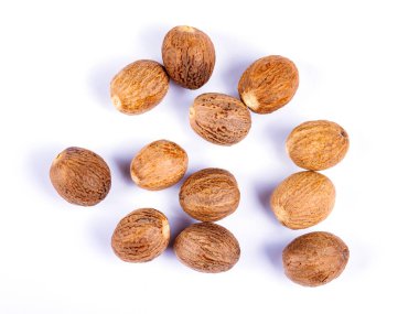 Nutmeg beyaz bir masada