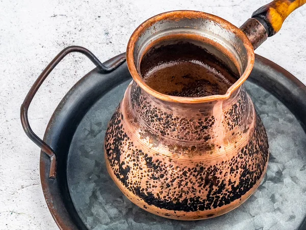 Musta Kahvi Vintage Kupari Cezve Metalli Tarjotin — kuvapankkivalokuva