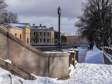 St. Petersburg, Rusya, 7 Mart 2021. Griboyedov Kanal Duvarı