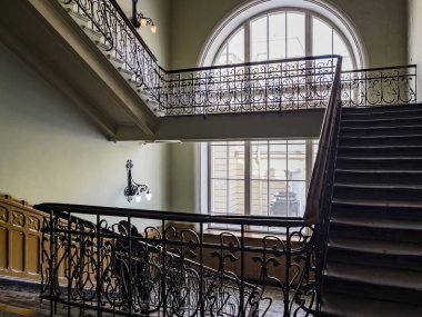 St. Petersburg, Rusya, 7 Mart 2021. Vitebsk tren istasyonu, şehirdeki en eski tren istasyonu. Bekleme salonunun iç dekorasyonu