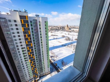 Saint Petersburg, Rusya, 6 Mart 2021. Kış zamanı çok katlı modern konut binaları 