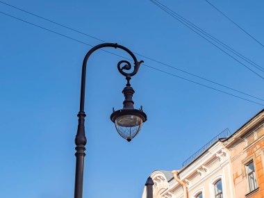 St. Petersburg, Rusya, 6 Mart 2021. Güzel sokak lambası 
