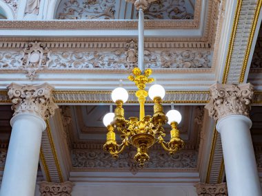 St. Petersburg, Rusya, 7 Mart 2021. Fontanka Nehri 'nin kenarındaki Shuvalov Sarayı' ndaki Faberge Müzesi 'nin lobisi.