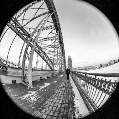 St. Petersburg, Rusya, 7 Mart 2021. Neva Nehri ve Bolsheokhtinsky Köprüsü manzarası.