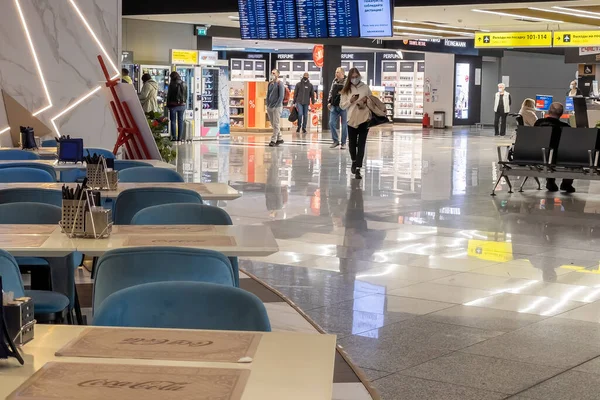 Moscow Rússia Abril 2021 Sala Espera Partidas Programação Voos Aeroporto — Fotografia de Stock