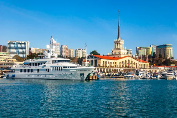 Soči Rusko Dubna2021 Budova Námořní Stanice Jeden Turistických Symbolů Města — Stock fotografie