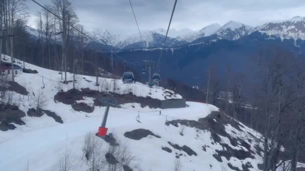 Krasnaya Polyana Rússia Abril 2021 Vista Das Montanhas Partir Funicular — Vídeo de Stock