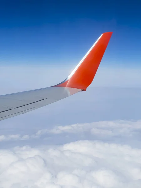 Widok Ziemi Chmury Okna Latającego Samolotu — Zdjęcie stockowe