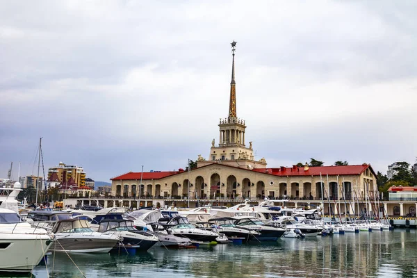 Sotji Ryssland April 2021 Byggnaden Havsstationen Turist Symboler Staden Yachts — Stockfoto
