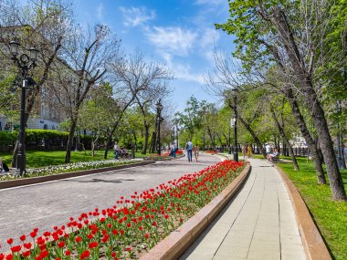 Moskova, Rusya, 18 Mayıs 2021 manzaralı şehir manzarası. Sretensky Bulvarı, 