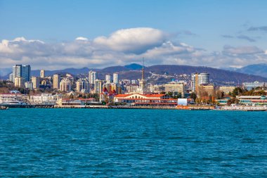 Sochi, Rusya, 13 Nisan 2021. Zevk gemisinin yönetim kurulundan Sochi 'nin pitoresk seti manzarası