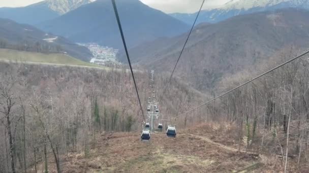 Krasnaya Polyana Rússia Abril 2021 Vista Das Montanhas Partir Funicular — Vídeo de Stock