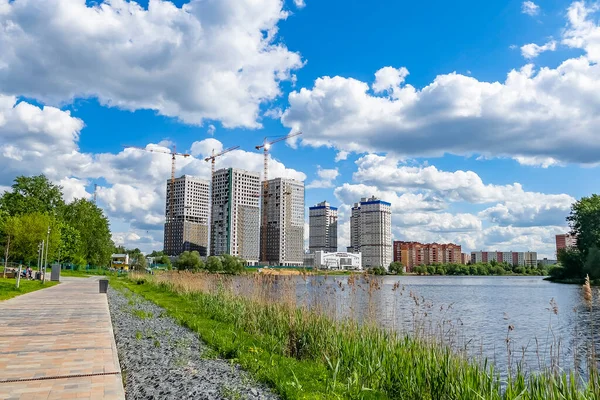 Pushkino Rusland Mei 2021 Nieuwe Woongebouwen Met Meerdere Verdiepingen Aan — Stockfoto