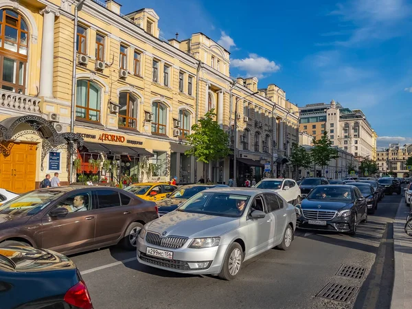 Moskova Rusya Mayıs 2021 Şehrin Tarihi Bölgesindeki Tipik Caddenin Mimari — Stok fotoğraf