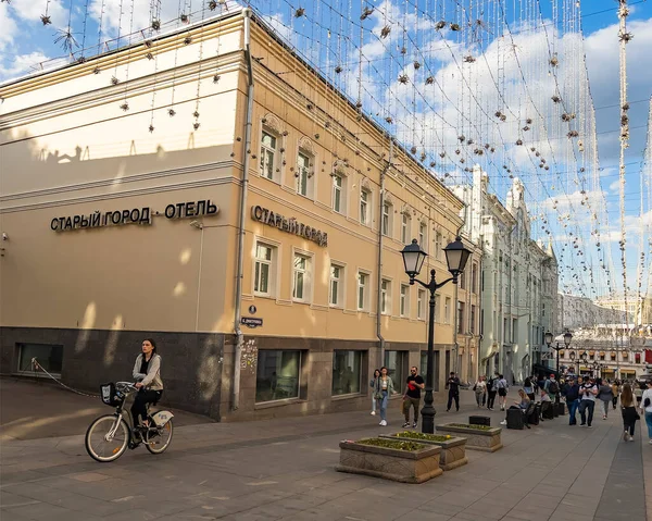 Moscou Rússia Maio 2021 Conjunto Arquitetônico Famosa Rua Comercial Kuznetsky — Fotografia de Stock