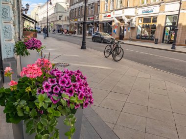 Moskova, Rusya, 4 Haziran 2021. Myasnitskaya Caddesi, mimari topluluğun bir parçası..