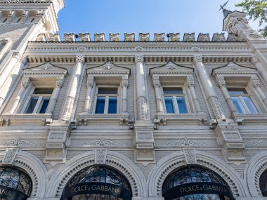 Moskova, Rusya, 18 Mayıs 2021. Şehrin tarihi semtinin mimari topluluğu. Cephe Parçası