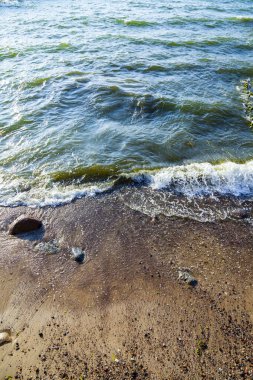 Ufuk çizgisi olan deniz manzarası. Doğa arkaplanı