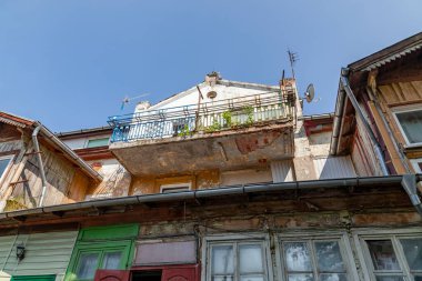 Zelenogradsk, Rusya, 28 Haziran 2021. Tarihsel kentsel gelişim alanında tipik bir mimari grup. Cephe Parçası