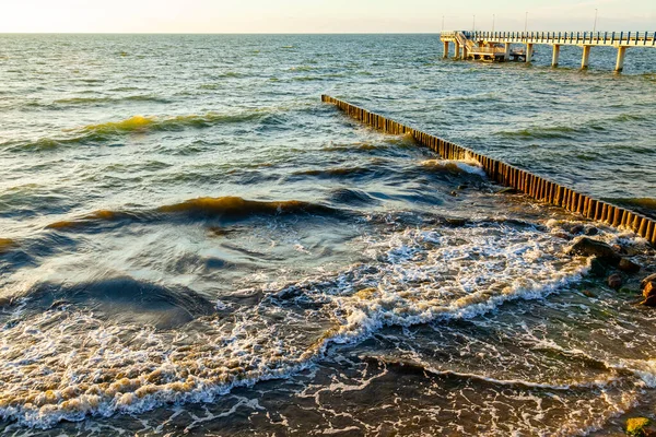 Vague Mer Pierres Humides Fond Naturel — Photo