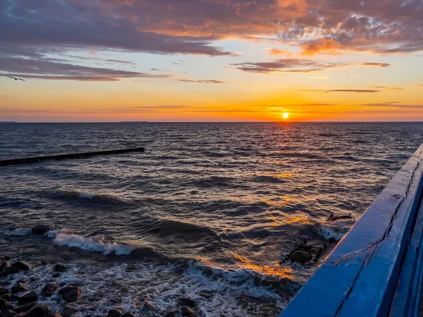 Gün Batımında Ufuk Çizgisi Olan Deniz Manzarası Doğa Arkaplanı — Stok fotoğraf