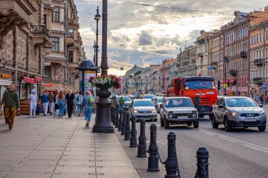 Saint Petersburg, Rusya, 23 Temmuz 2021. Nevsky, şehrin ana caddesi.