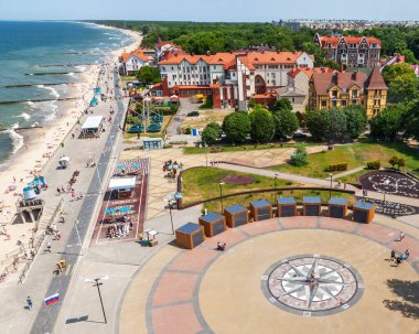 Zelenogradsk, Rusya, 23 Haziran 2021. Şehre dönmedolaba dolgu setten bak