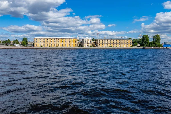 ロシアのサンクトペテルブルク 2021年7月23日 ネヴァ川の眺め — ストック写真