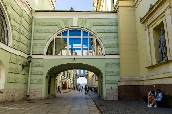 ロシアのサンクトペテルブルク 2021年7月23日 街の歴史的部分の通りの眺め — ストック写真