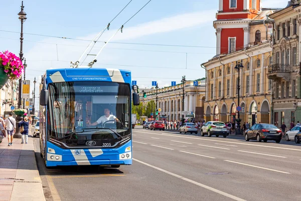 Saint Petersburg Russia July 2021 Bus Goes Nevsky Prospect Main — Stock Photo, Image
